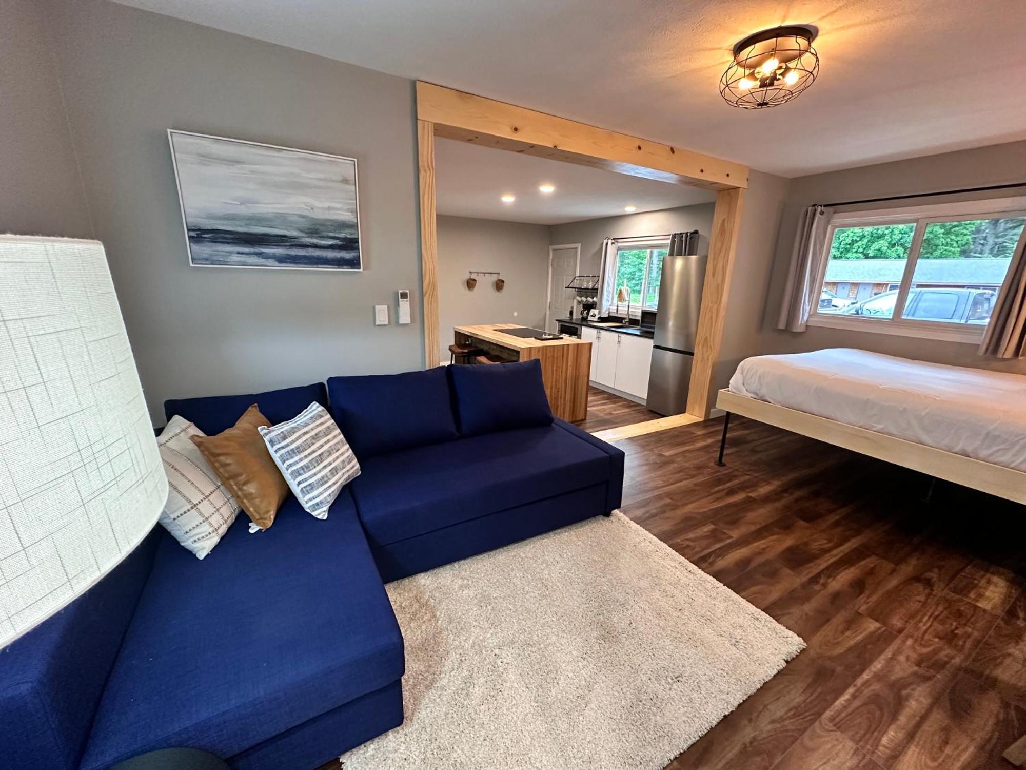 North Coast Place Marquette Room photo